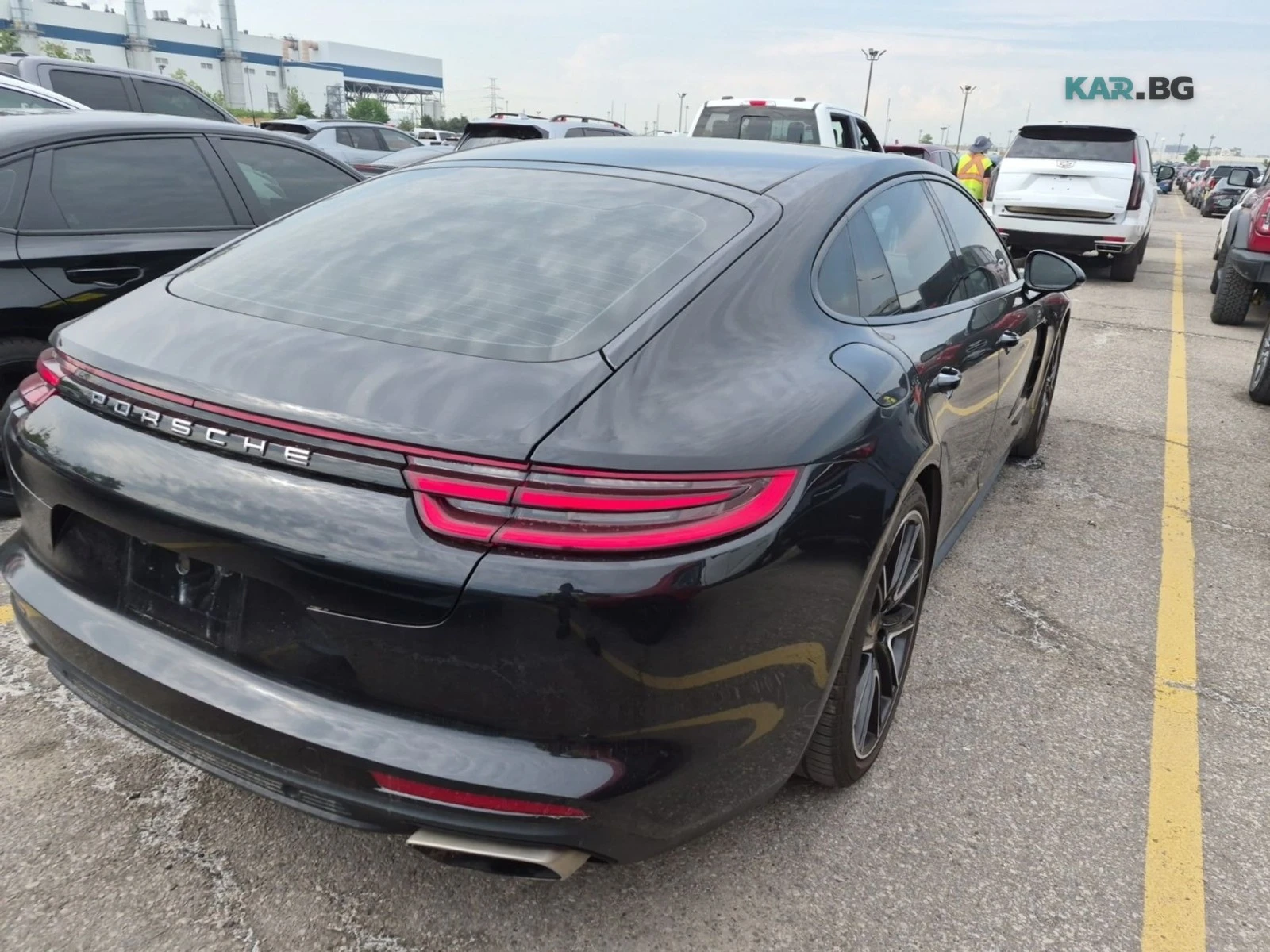 Porsche Panamera 4 Автокредит Цена до България, снимка 3 - Автомобили и джипове - 54882056