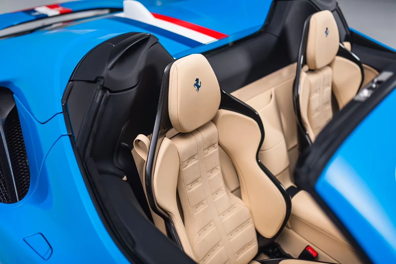 Ferrari SF 90 SPIDER/ CARBON / JBL / AZZURRO / LIFT / CERAMIC, снимка 16 - Автомобили и джипове - 54968047