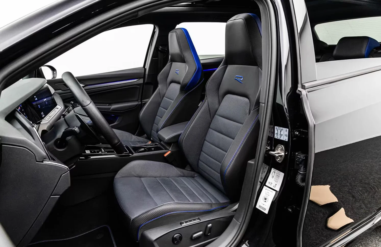 VW Golf R PERFORMANCE/320HP/DSG/PANO/HUD/ACC/CAM/625z, снимка 12 - Автомобили и джипове - 55379701