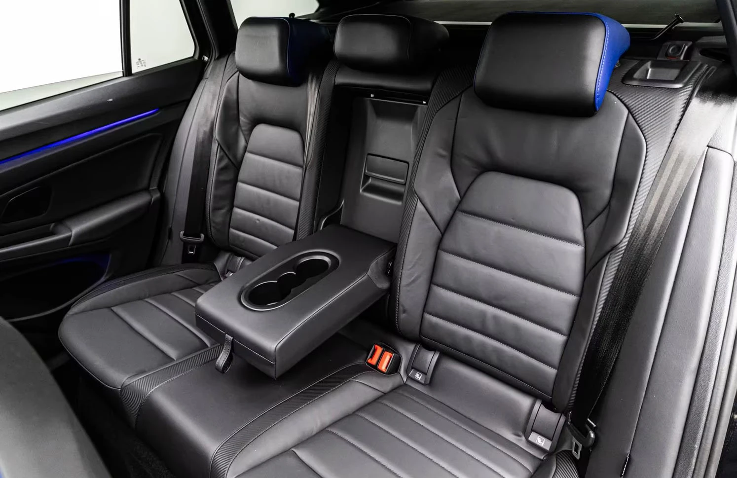VW Golf R PERFORMANCE/320HP/DSG/PANO/HUD/ACC/CAM/625z, снимка 14 - Автомобили и джипове - 55379701