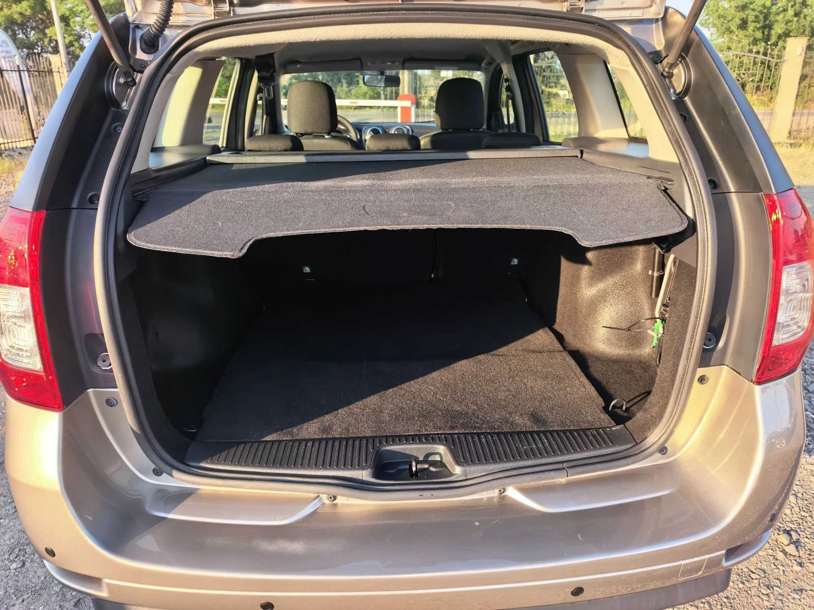 Dacia Logan 1, 5dci, снимка 15 - Автомобили и джипове - 55493440