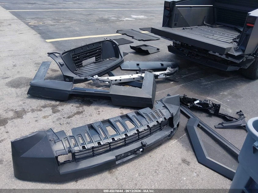 Tesla Cybertruck * AWD* 360* ПАНО* KEYLESS* Camera* ПОДГРЕВ* , снимка 15 - Автомобили и джипове - 55584411