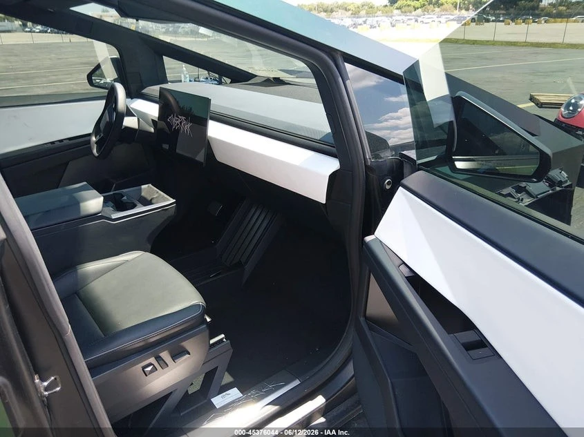 Tesla Cybertruck * AWD* 360* ПАНО* KEYLESS* Camera* ПОДГРЕВ* , снимка 10 - Автомобили и джипове - 55584411