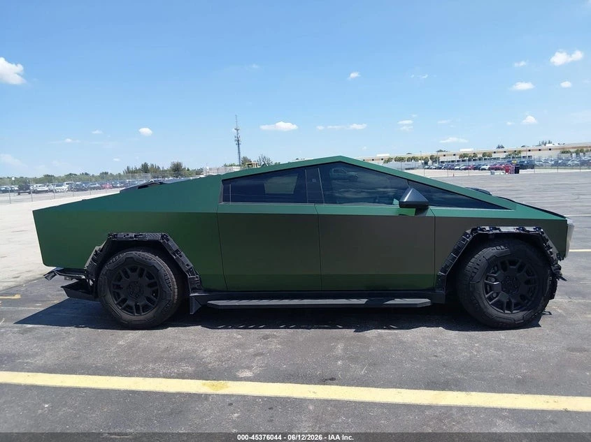 Tesla Cybertruck * AWD* 360* ПАНО* KEYLESS* Camera* ПОДГРЕВ* , снимка 9 - Автомобили и джипове - 55584411
