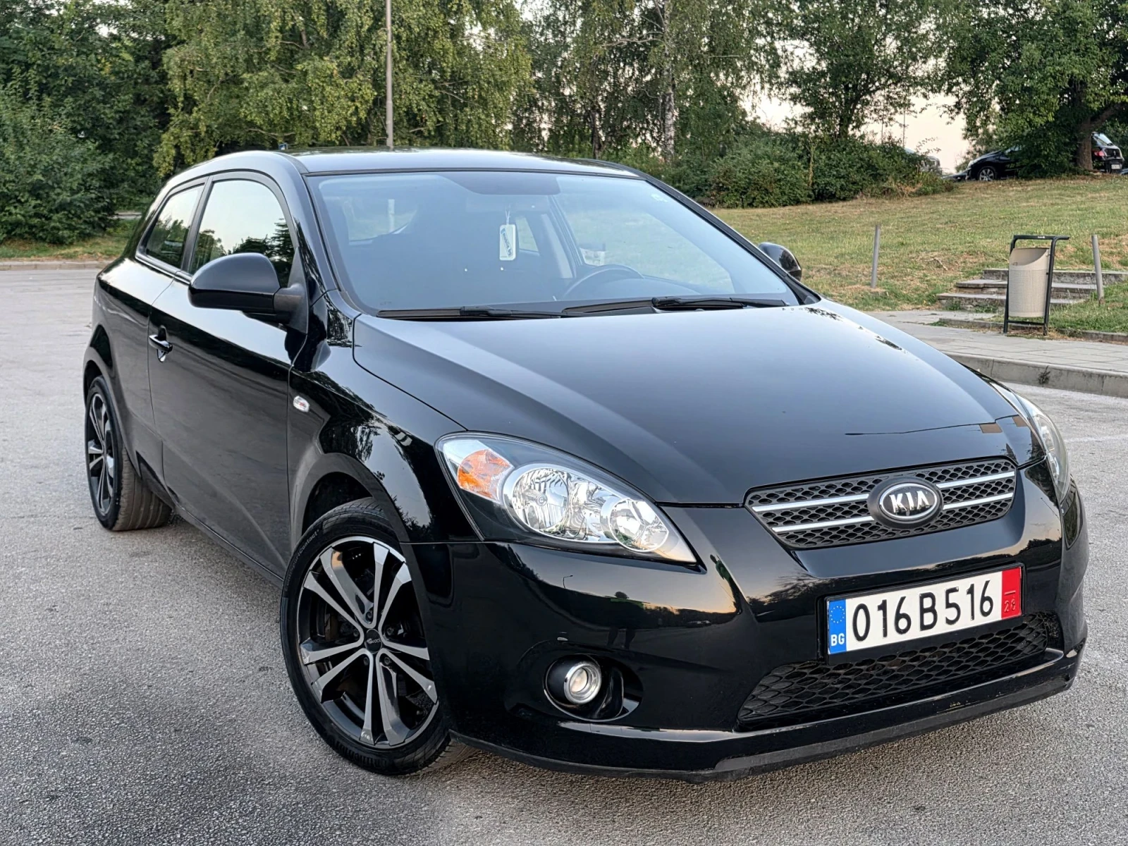 Kia Ceed 1.6Crdi -90к.с Sport купе, снимка 3 - Автомобили и джипове - 55594026