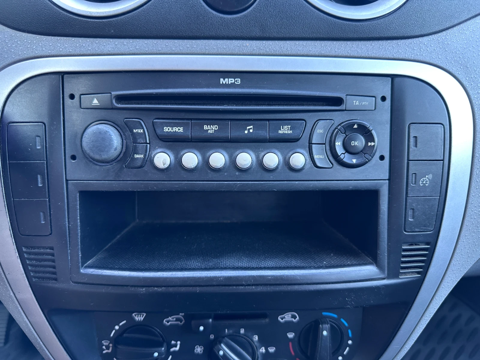 Citroen C3, снимка 6 - Автомобили и джипове - 55780964