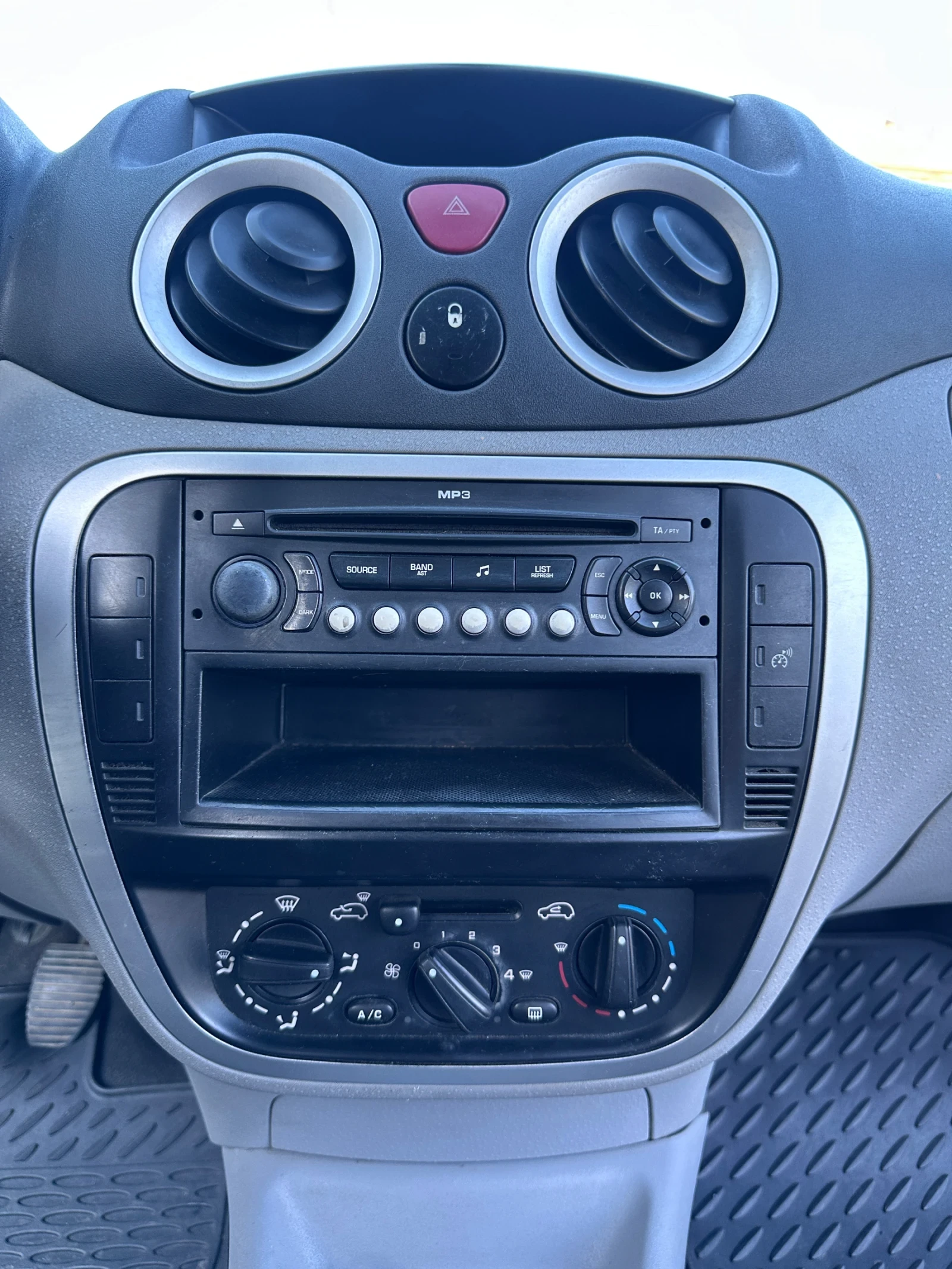 Citroen C3, снимка 13 - Автомобили и джипове - 55780964