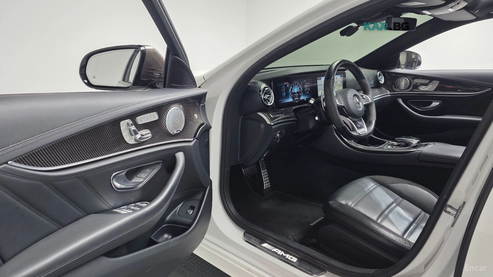 Mercedes-Benz E 63 AMG 4MATIC+ * HUD* 360* МАСАЖИ* ОБДУХ* НАВИ* ПАНО, снимка 7 - Автомобили и джипове - 55833212