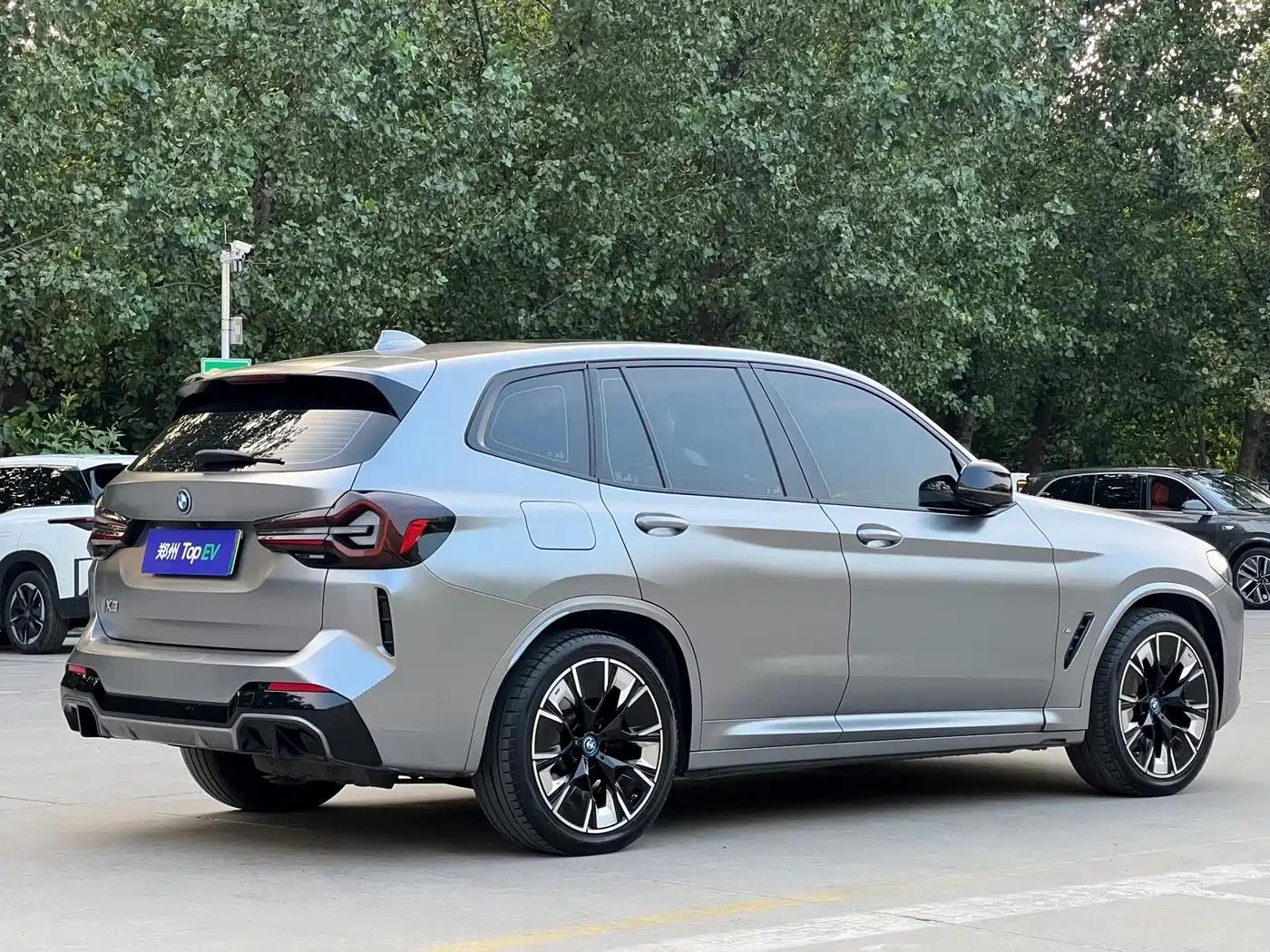 BMW iX3 INOVATION* M-PK* DIS* PANO* HARMAN* 360* ������ �� | Mobile.bg � ����������� 4