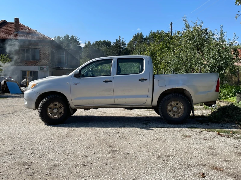 Toyota Hilux, снимка 5 - Автомобили и джипове - 48369936