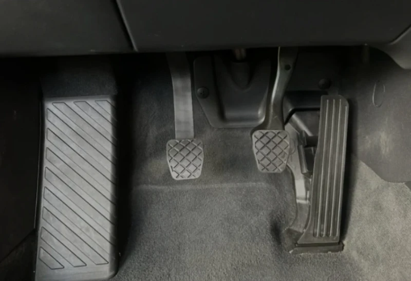 Audi Q3, снимка 8 - Автомобили и джипове - 52531295