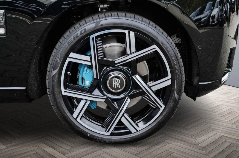 Rolls-Royce Cullinan BLACK BADGE/SERIES II/BESPOKE/SHOOTING STAR/4-SEAT, снимка 4 - Автомобили и джипове - 53184842