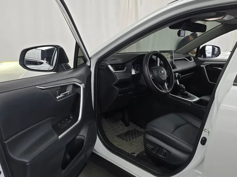 Toyota Rav4 2.5 2WD HYBRID XLE, снимка 10 - Автомобили и джипове - 55048254