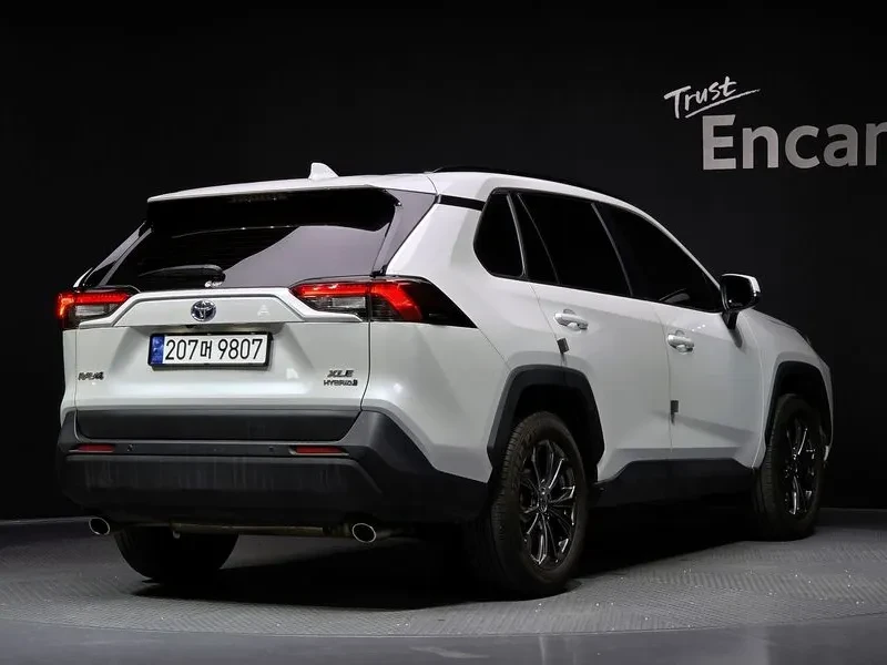 Toyota Rav4 2.5 2WD HYBRID XLE, снимка 2 - Автомобили и джипове - 55048254