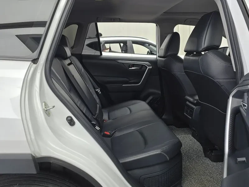 Toyota Rav4 2.5 2WD HYBRID XLE, снимка 11 - Автомобили и джипове - 55048254