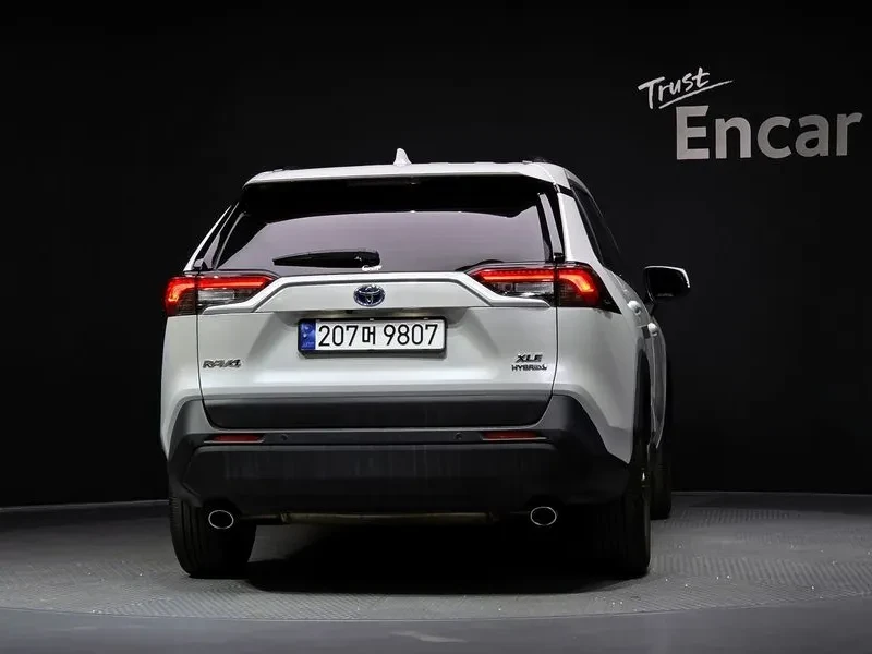 Toyota Rav4 2.5 2WD HYBRID XLE, снимка 4 - Автомобили и джипове - 55048254