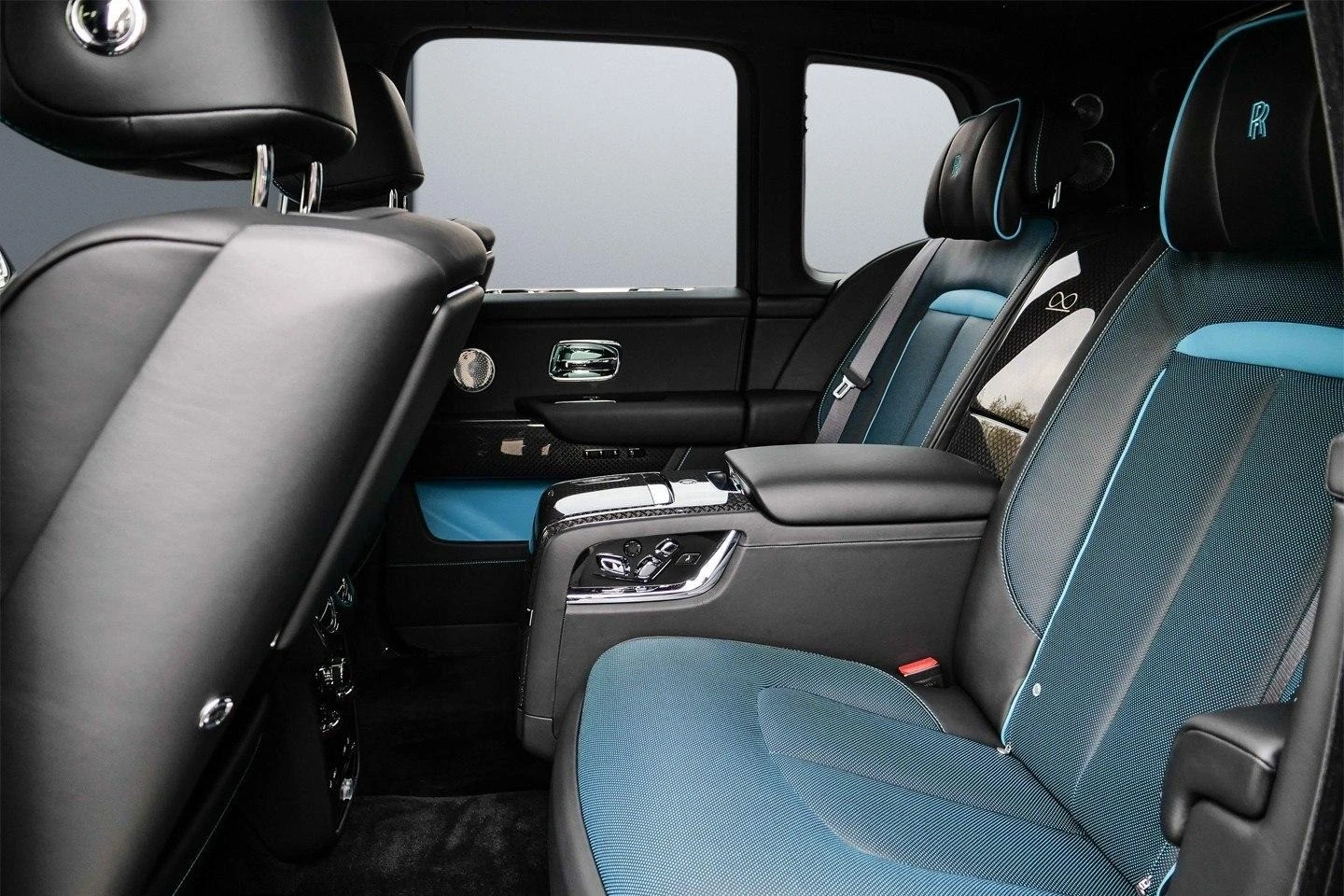 Rolls-Royce Cullinan BLACK BADGE/SERIES II/BESPOKE/SHOOTING STAR/4-SEAT | Mobile.bg � ����������� 15