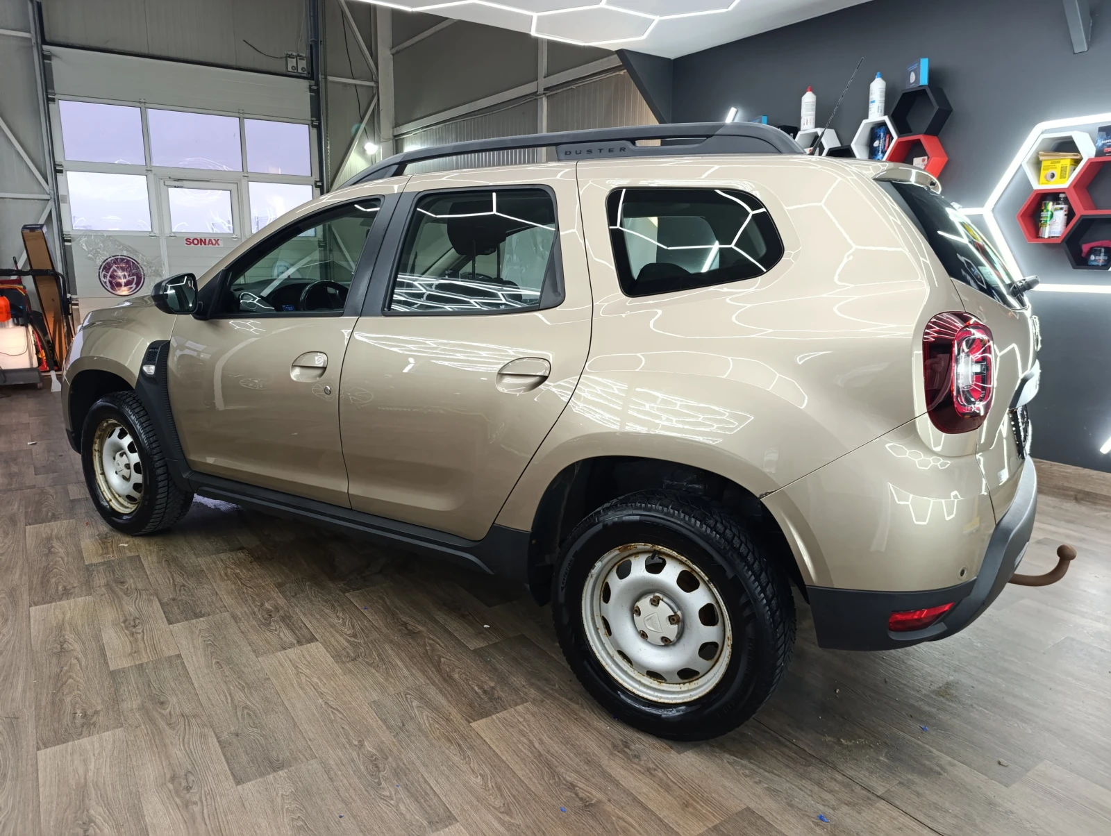 Dacia Duster 1.5 dci 115 4x4, снимка 6 - Автомобили и джипове - 54004359