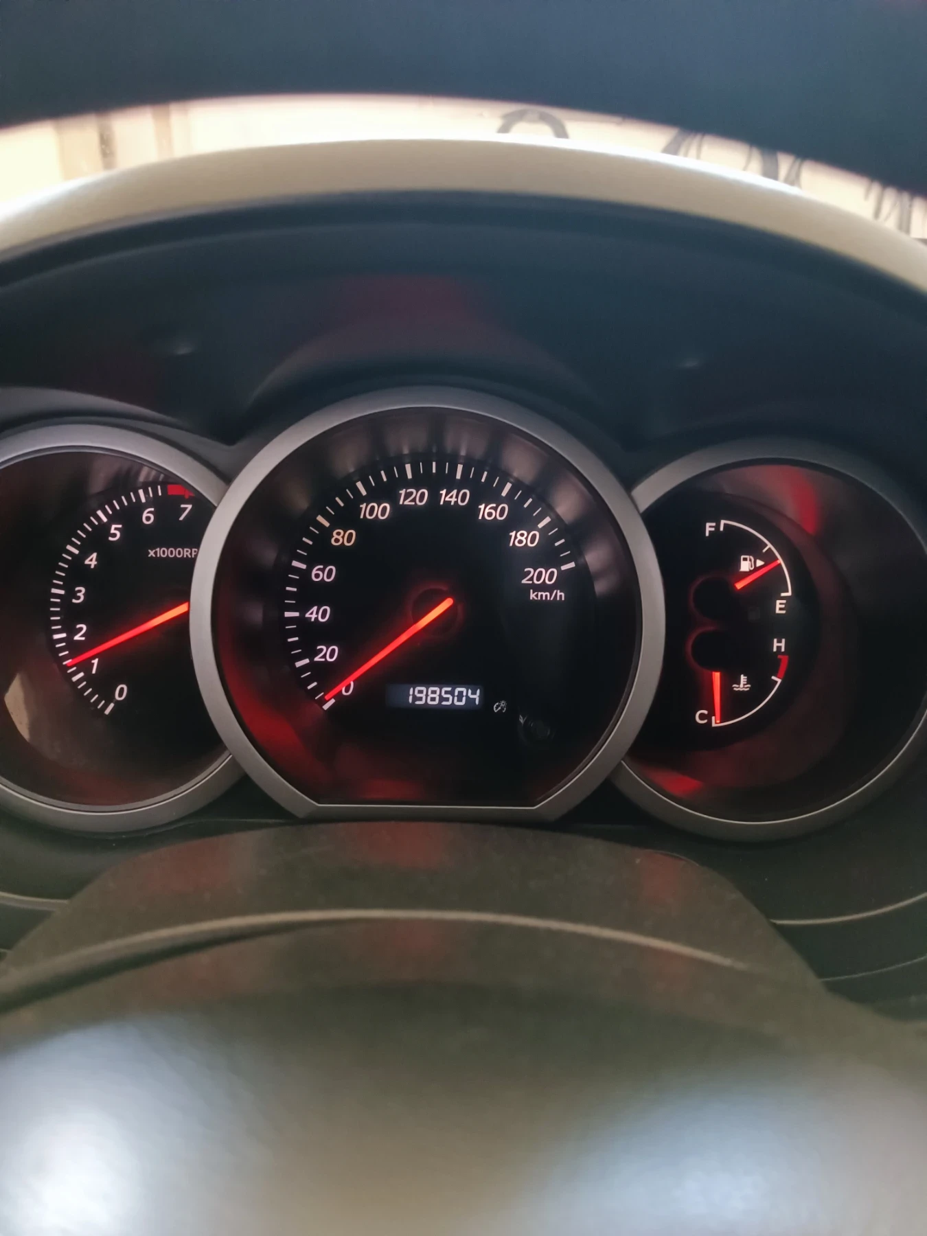 Suzuki Grand vitara, снимка 10 - Автомобили и джипове - 54668158