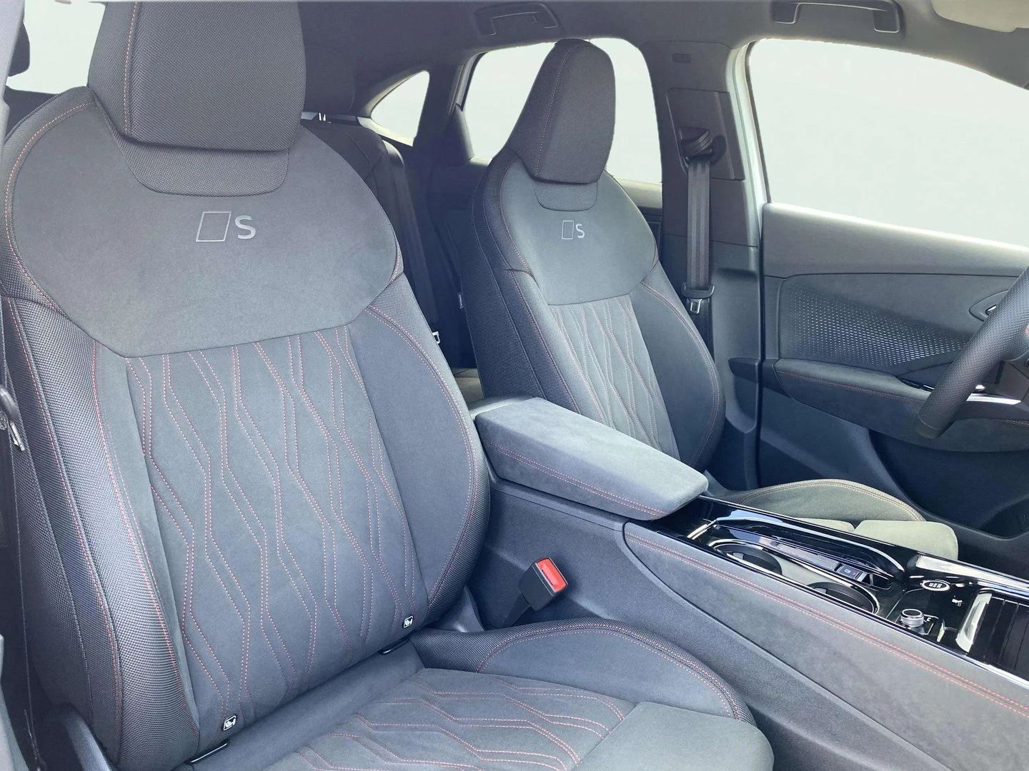Audi Q3, снимка 12 - Автомобили и джипове - 56421070