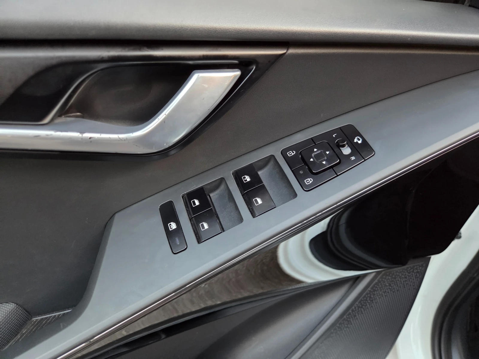 Kia Niro EV Air, снимка 10 - Автомобили и джипове - 56577037