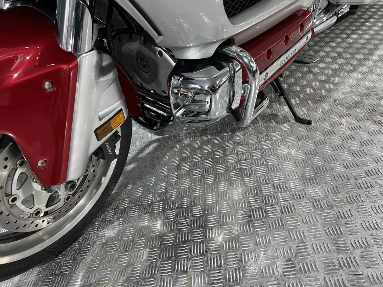 Honda Gold Wing RED & SILVER 2015 - изображение 8