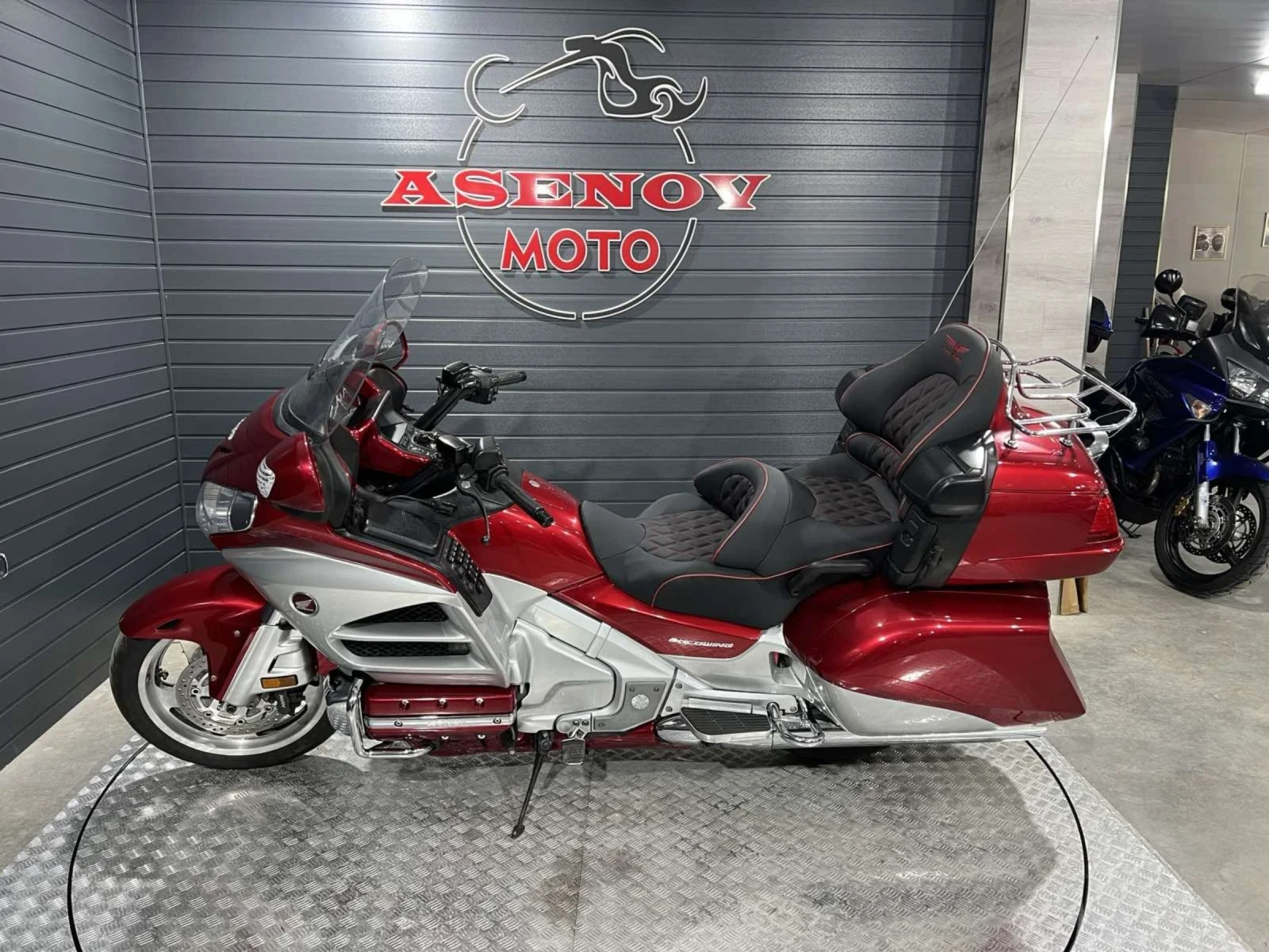 Honda Gold Wing RED & SILVER 2015 - изображение 7