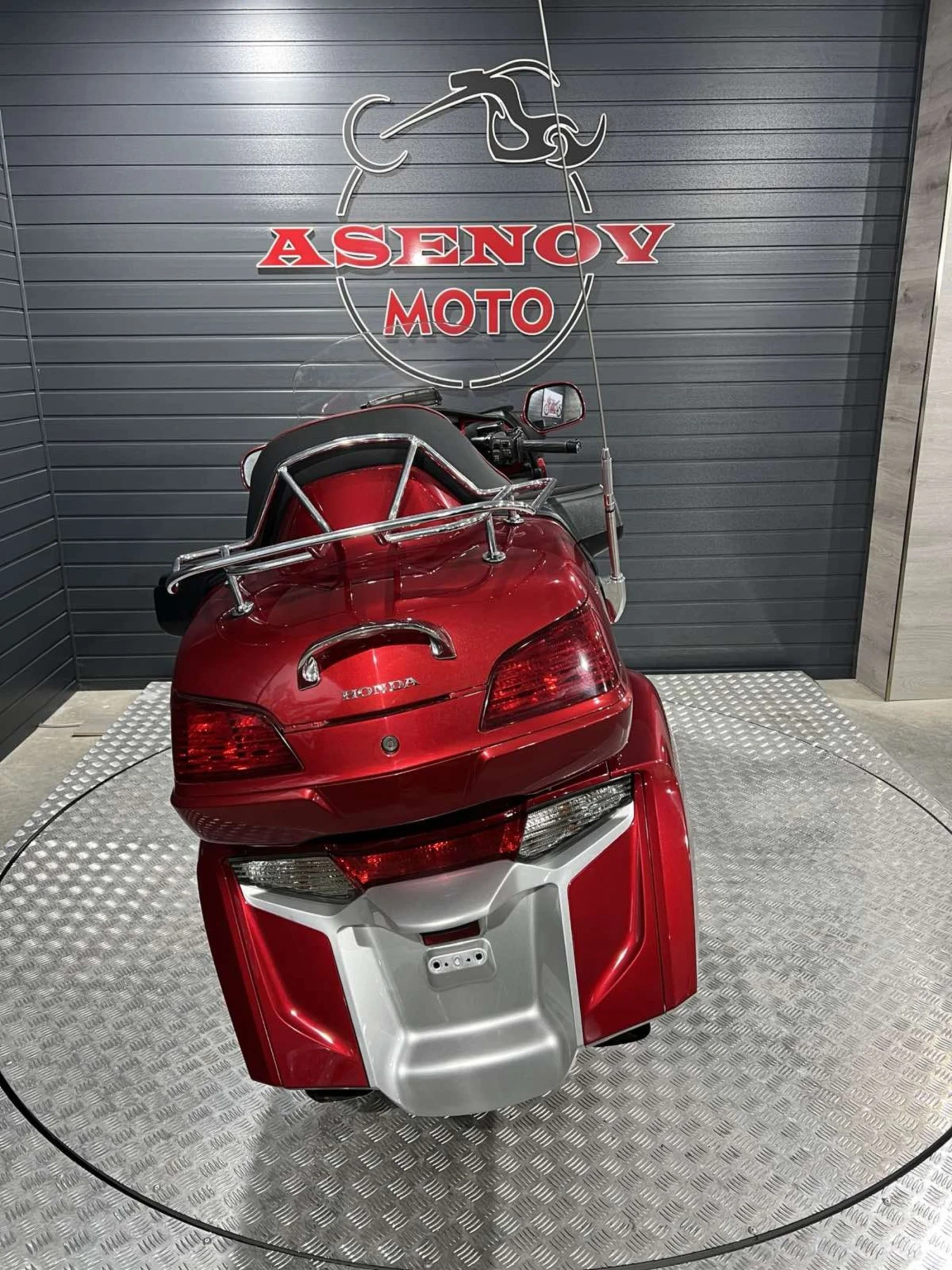 Honda Gold Wing RED & SILVER 2015 - изображение 6
