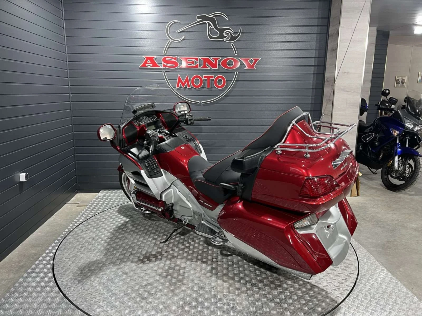Honda Gold Wing RED & SILVER 2015 - изображение 4