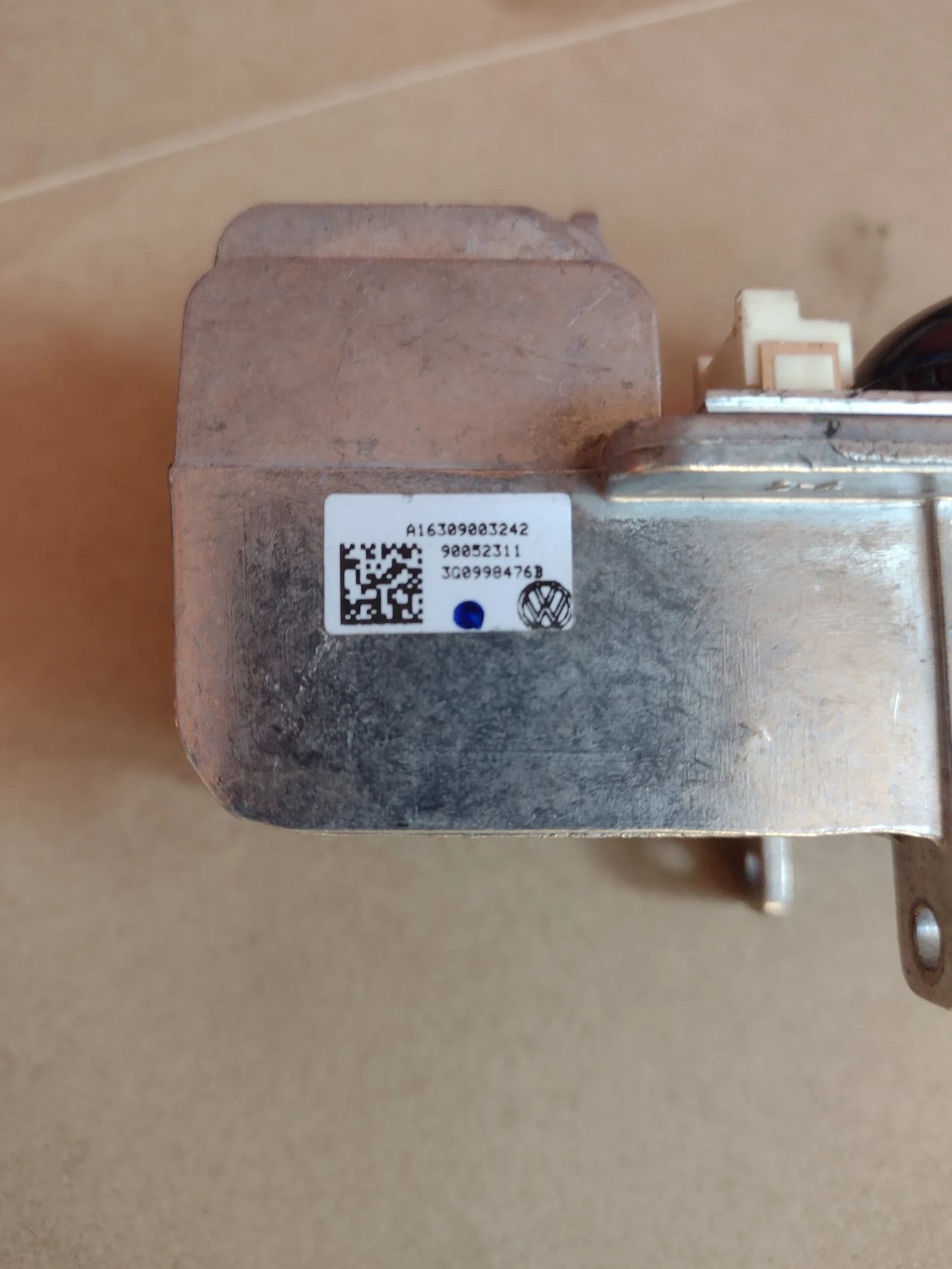 3G0998476B ��������� / L�D ����� VW PASSAT B8   | Mobile.bg � ����������� 3