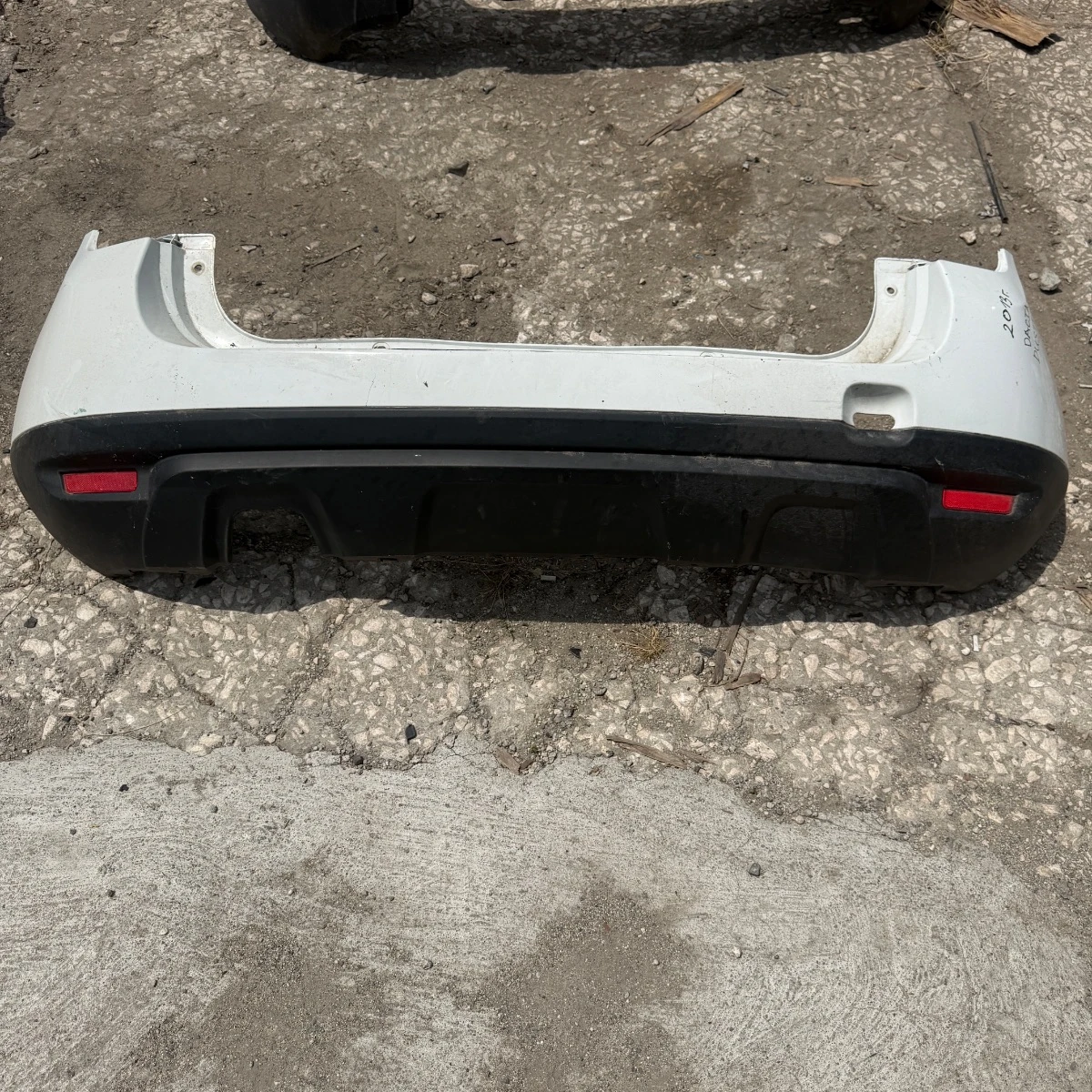 Задна броня за Dacia Duster 2013г 850220033R ном 58 850220033R-58-8