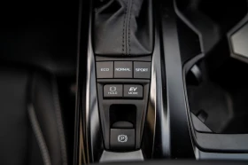 Toyota Camry SE / NIGHT SHADE/ , снимка 14