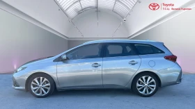 Toyota Auris 1.6D 6MT, снимка 8