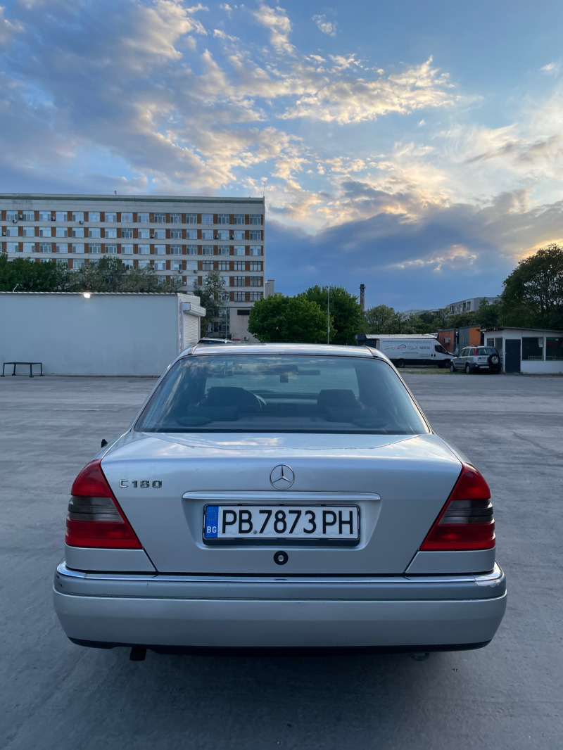 Mercedes-Benz C 180, снимка 4 - Автомобили и джипове - 45374363