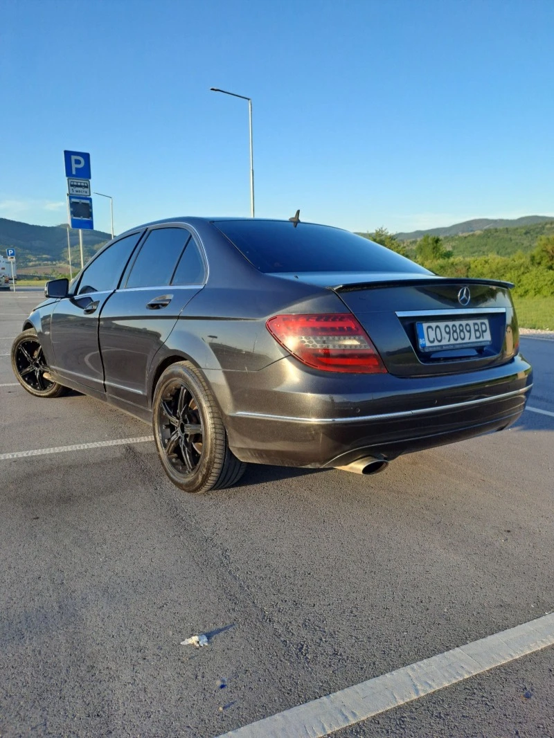 Mercedes-Benz C 220, снимка 11 - Автомобили и джипове - 46973105