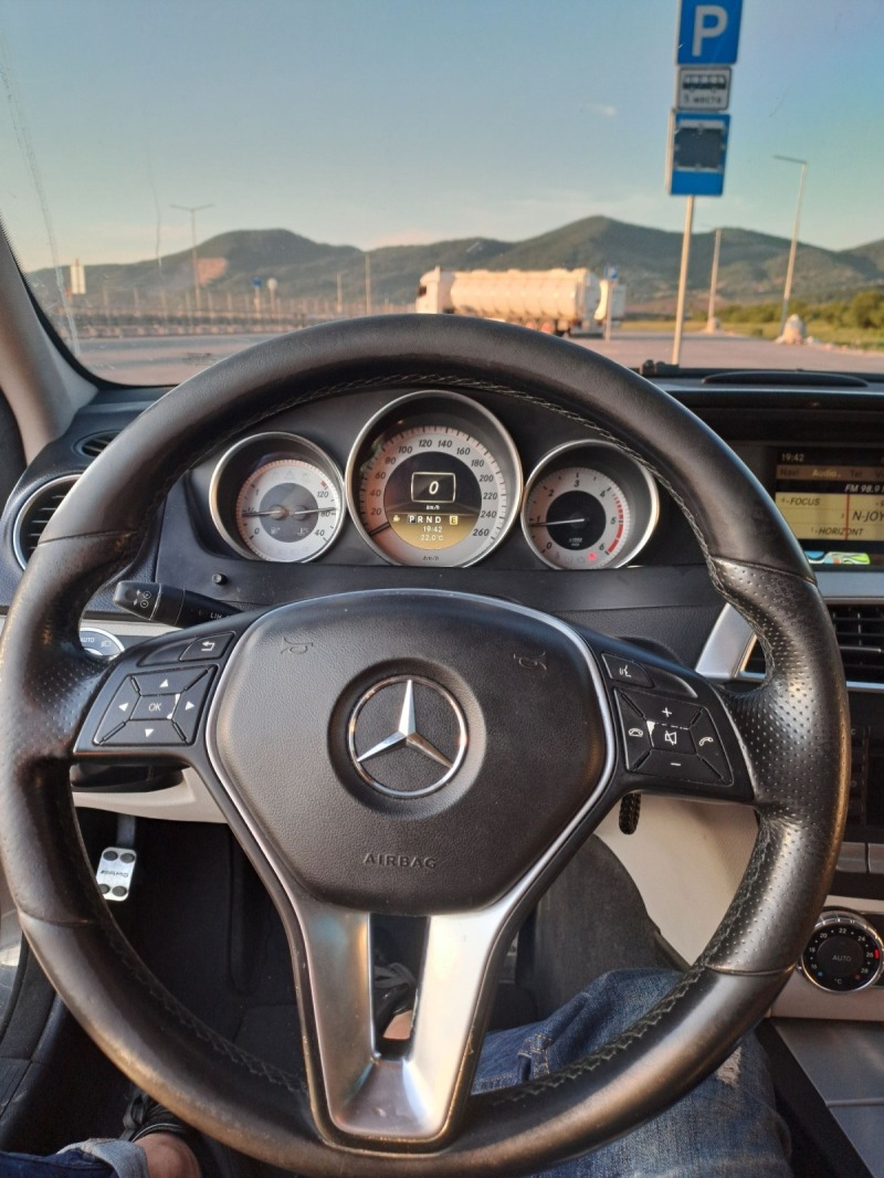 Mercedes-Benz C 220, снимка 16 - Автомобили и джипове - 45603454
