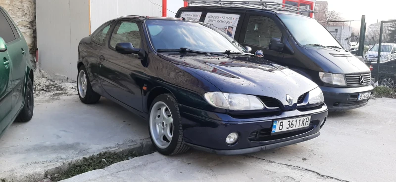 Renault Megane 1.6е coach, снимка 1 - Автомобили и джипове - 49201061