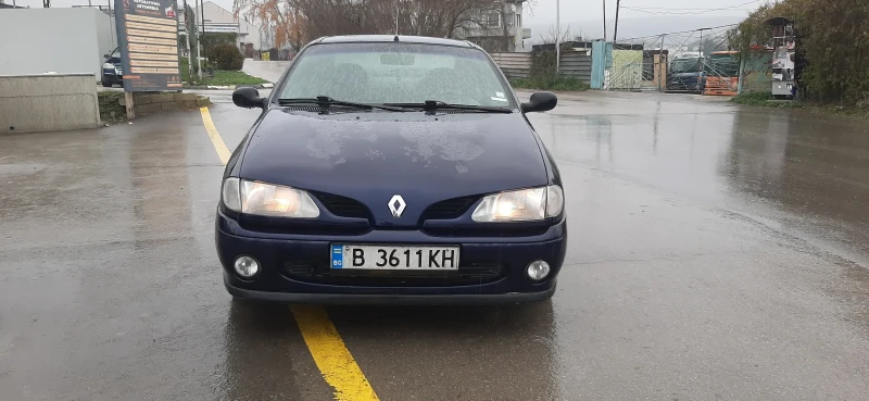 Renault Megane 1.6е coach, снимка 2 - Автомобили и джипове - 48273564