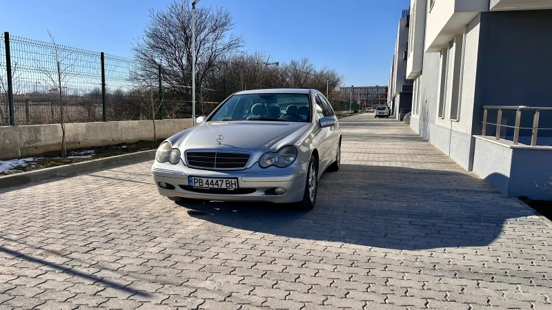 Mercedes-Benz C 200 C200 avantgarde automatic РЕАЛНИ КМ, снимка 1 - Автомобили и джипове - 48745914