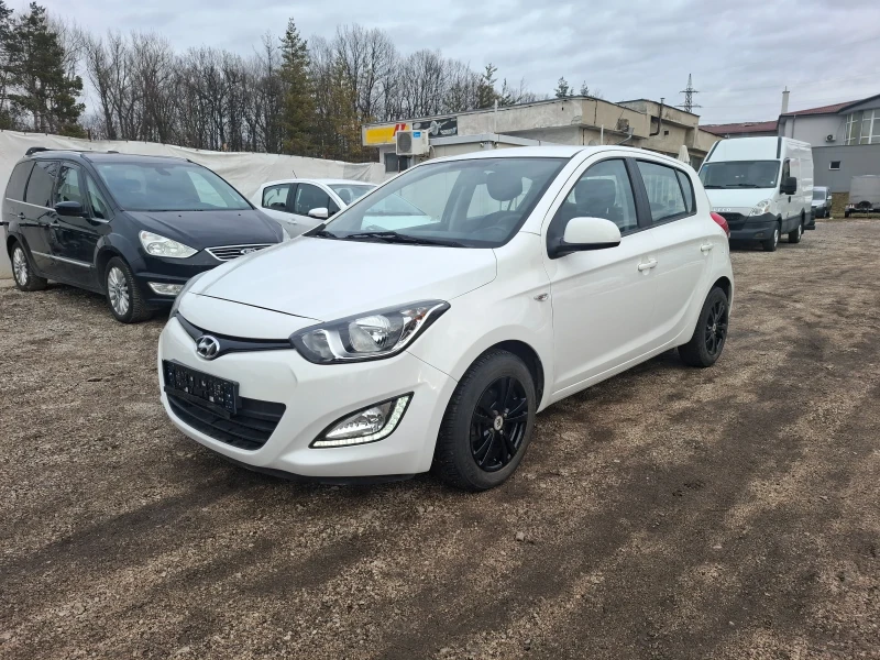 Hyundai I20, снимка 8 - Автомобили и джипове - 48797786