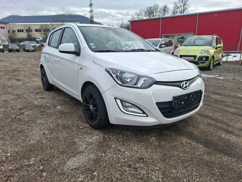 Hyundai I20, снимка 3 - Автомобили и джипове - 48797786