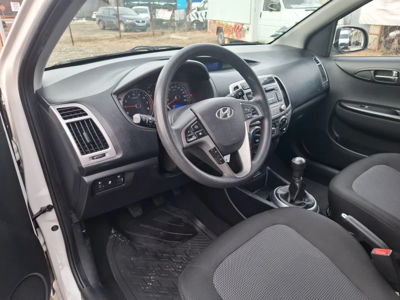 Hyundai I20, снимка 9 - Автомобили и джипове - 48797786