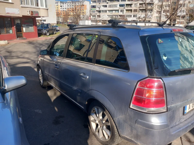 Opel Zafira B, снимка 3 - Автомобили и джипове - 48880072