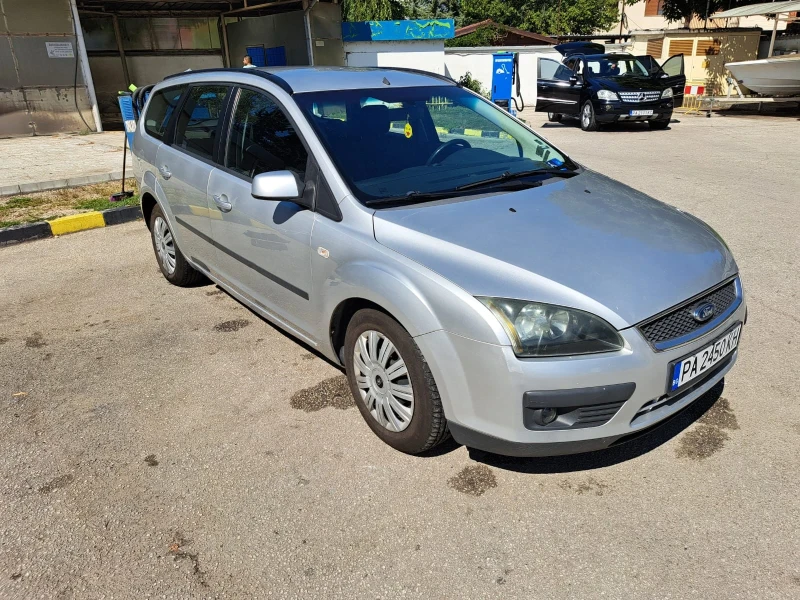 Ford Focus 1.6 комби, снимка 2 - Автомобили и джипове - 49213768