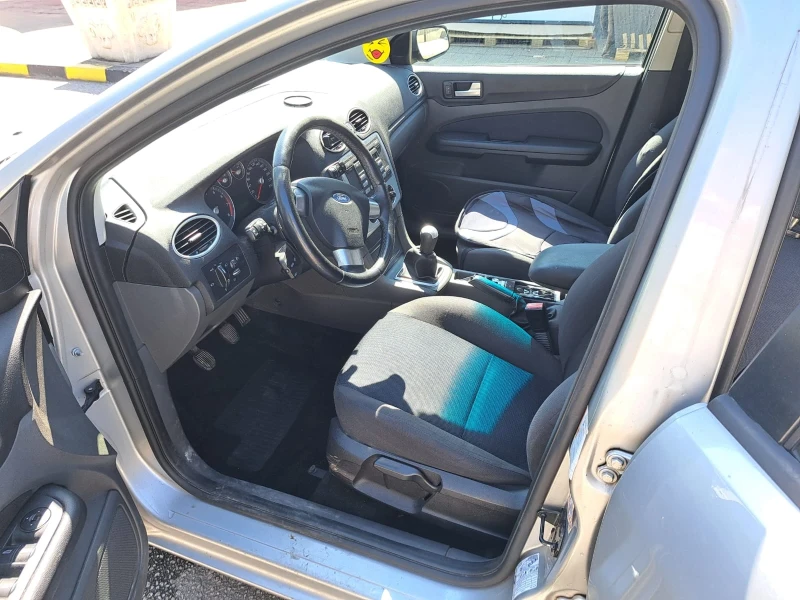 Ford Focus 1.6 комби, снимка 9 - Автомобили и джипове - 49213768