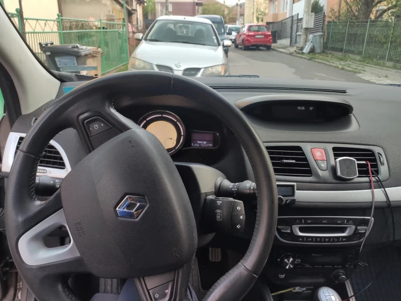 Renault Megane 1.5 dci, снимка 15 - Автомобили и джипове - 52767718