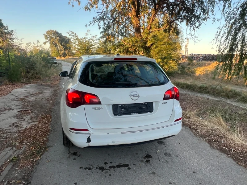 Opel Astra J 1.7CDTi, снимка 5 - Автомобили и джипове - 51746391
