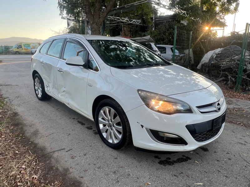Opel Astra J 1.7CDTi, снимка 3 - Автомобили и джипове - 51746391