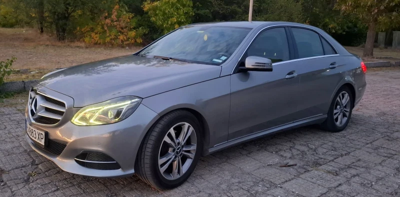 Mercedes-Benz E 220, снимка 4 - Автомобили и джипове - 52516255