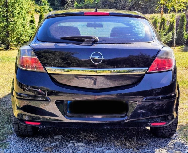 Opel Astra GTC 1.9, снимка 2 - Автомобили и джипове - 52597889